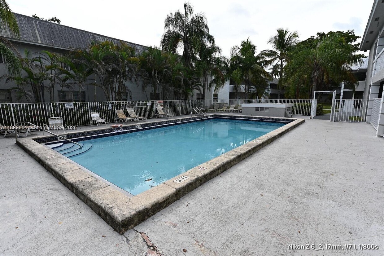 Primary Photo - 17255 SW 95th Ave