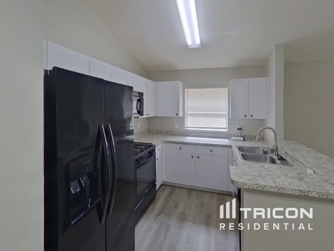 Building Photo - 828 Cape Cod Cir