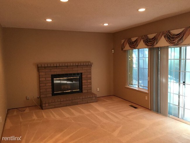 Building Photo - 4 br, 3 bath House - 3537 Edgeman Court