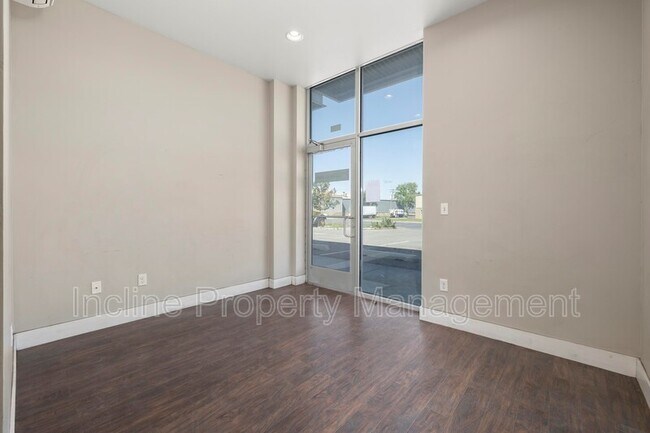 Foto del edificio - 1545 W 200 S