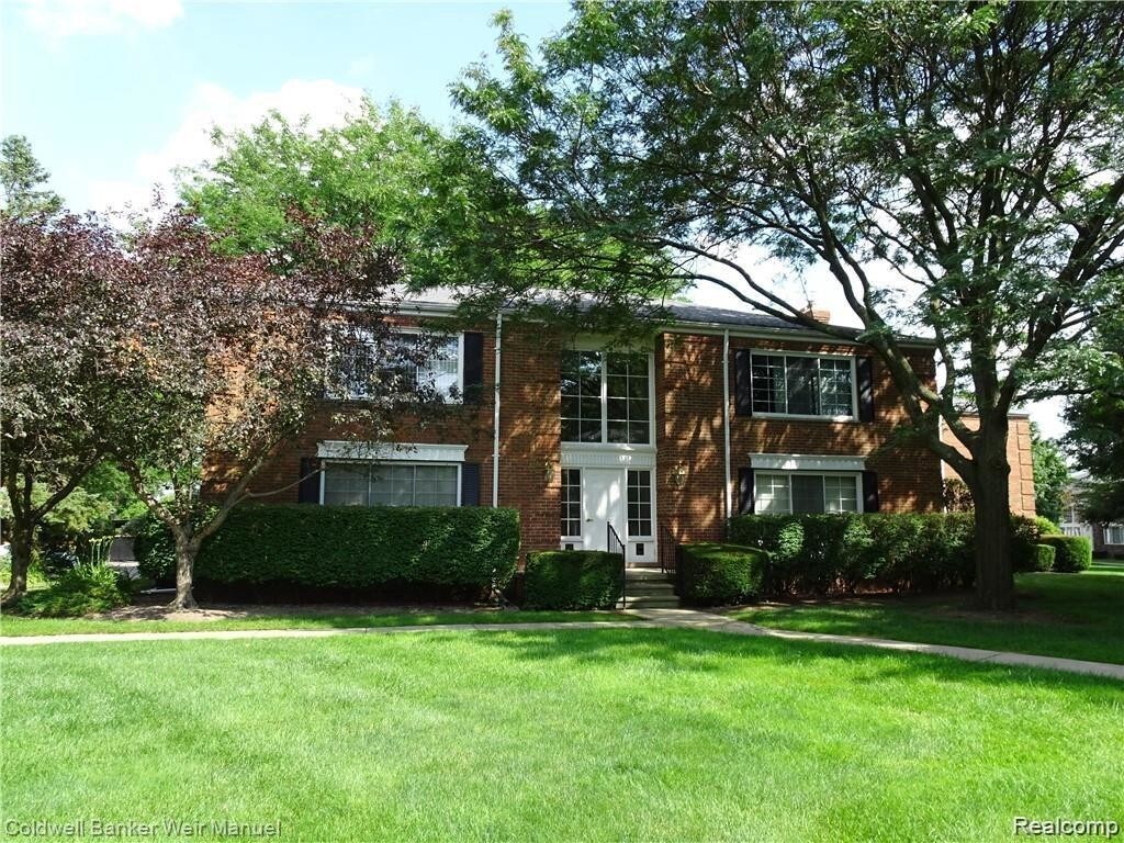 741 E Fox Hills Dr, Bloomfield Hills, MI 48304 Condo for Rent in