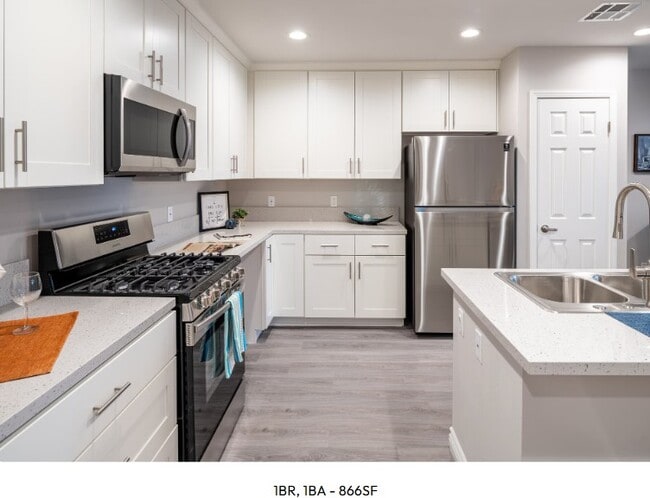 Building Photo - Centerpointe at Market