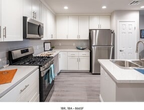 Building Photo - Centerpointe at Market