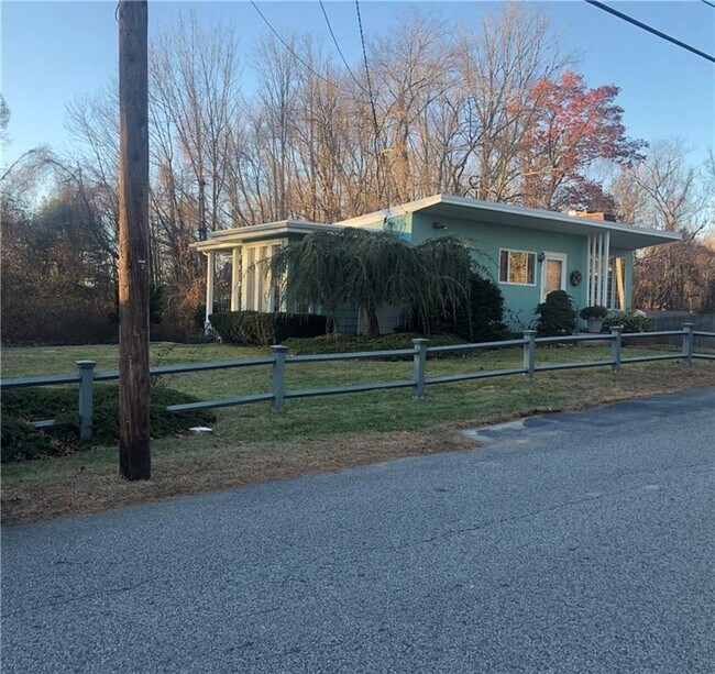Building Photo - 265 Lippitt Ave