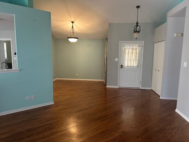 Building Photo - 1211 Bluejay Ln