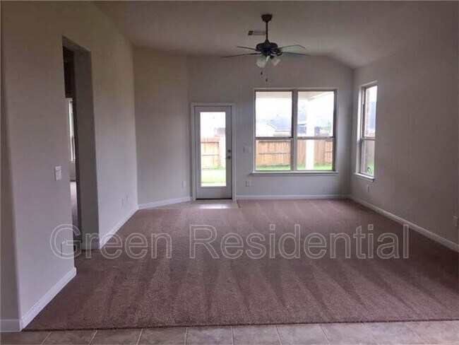 Foto del edificio - 16608 Spirit Lake Ct