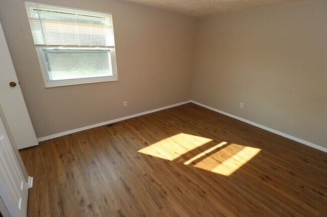 Foto del edificio - Walking Distance to Brownsburg High School!