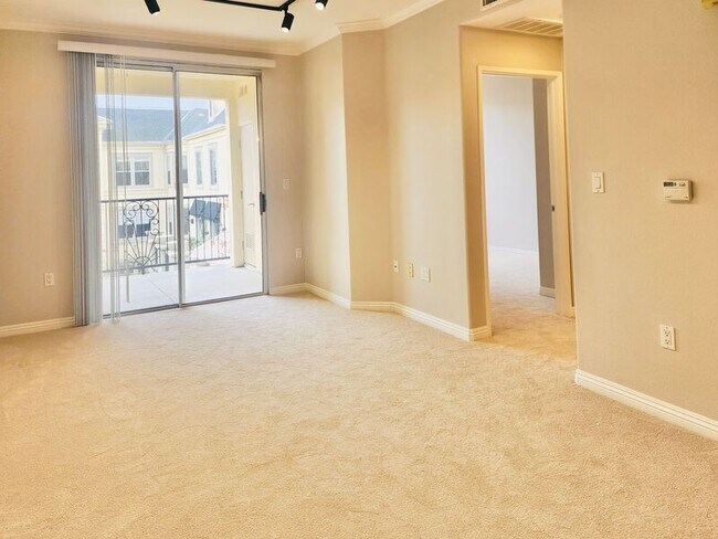 Foto del edificio - 2463 Watermarke Pl