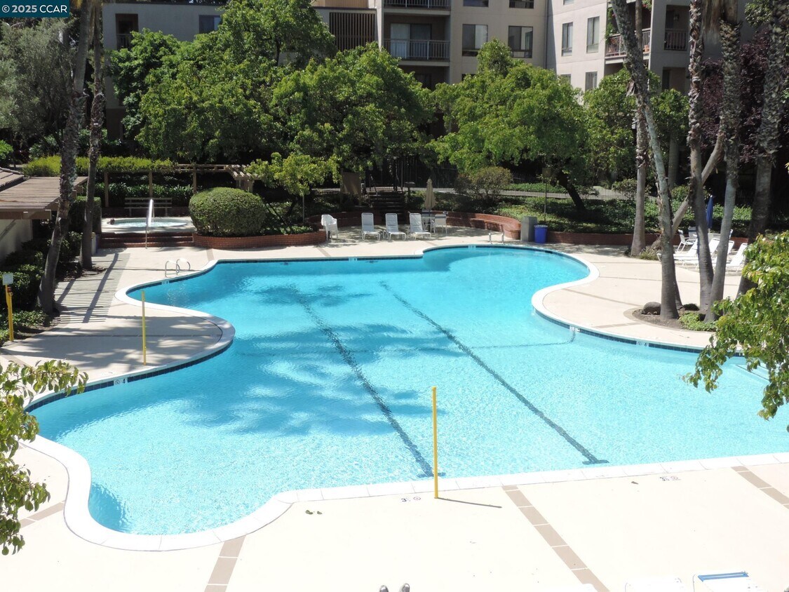 Foto principal - 310 N Civic Dr