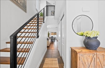 Building Photo - 2184 W Warren Ave