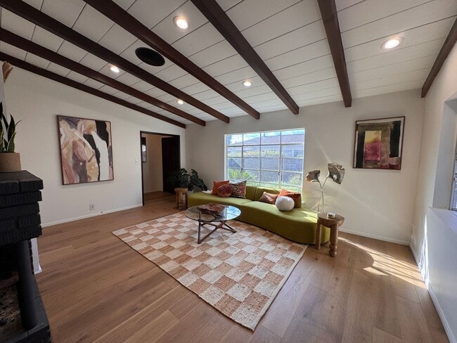Building Photo - 5648 Riverton Ave