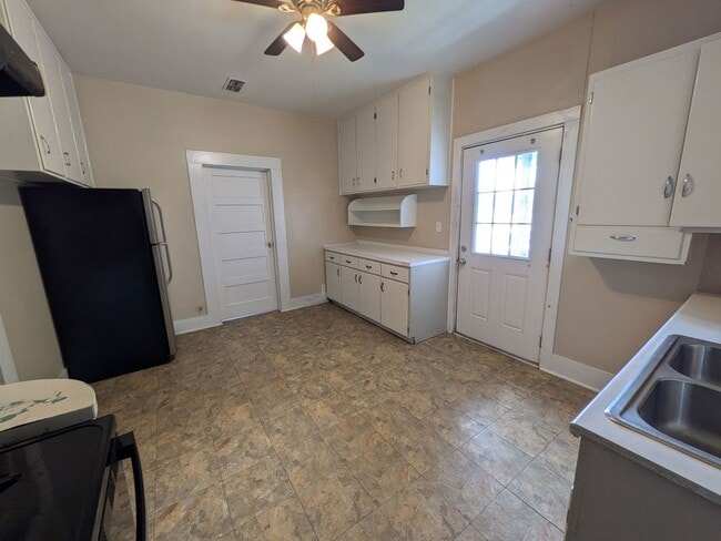Building Photo - 24708 TX-124