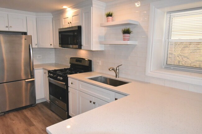 Foto del edificio - 3833 N Whipple St