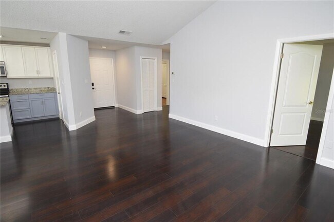 Foto del edificio - 8621 Fancy Finch Dr