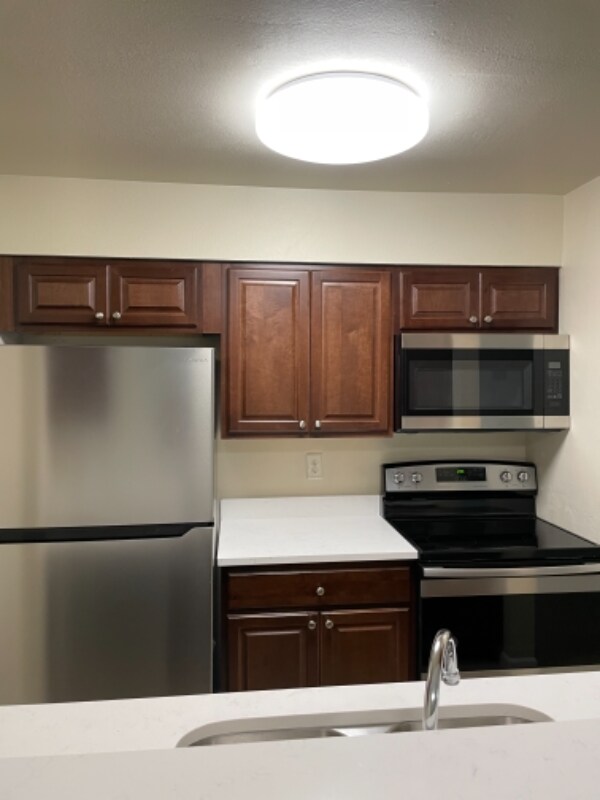 Building Photo - 14751 E Tennessee Dr