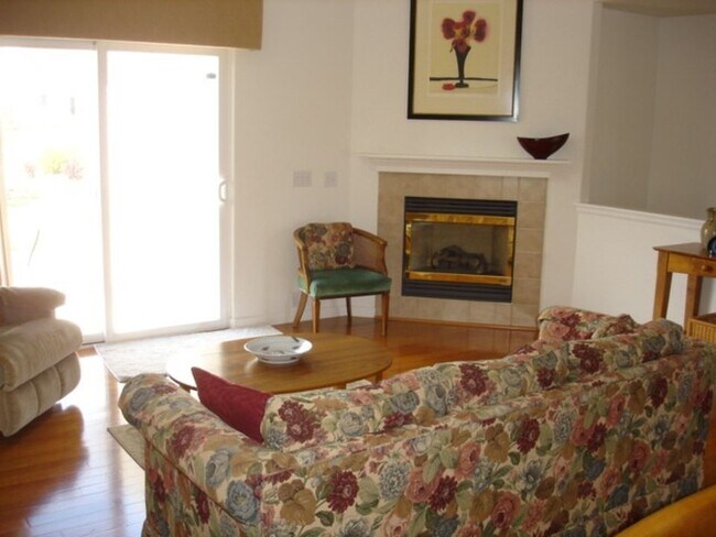 Foto del edificio - 5180 Sand Hill Dr