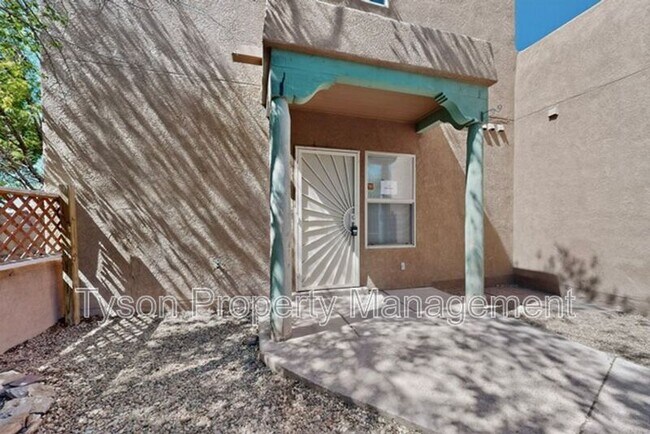 Foto del edificio - 1700 Violetas Rd NW