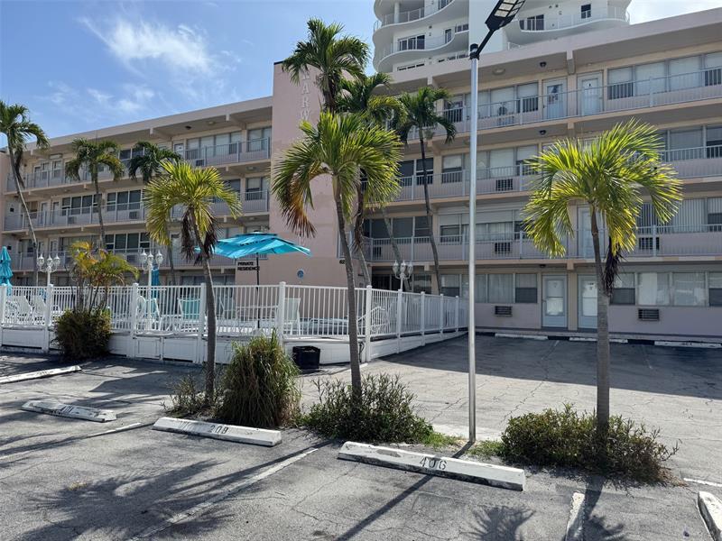 Foto principal - 625 Antioch Ave