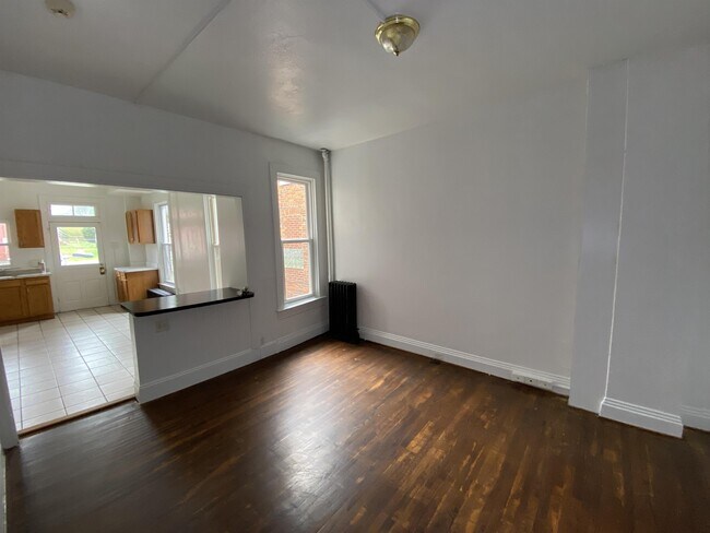 Foto del edificio - 256 W Jackson St