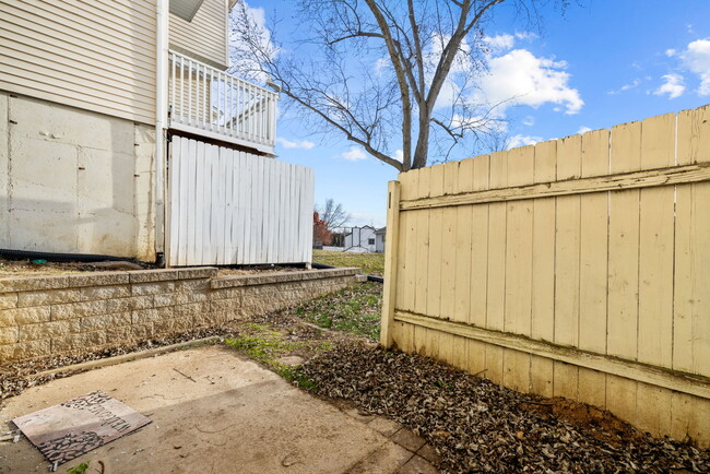Building Photo - 2649 Falcons Way