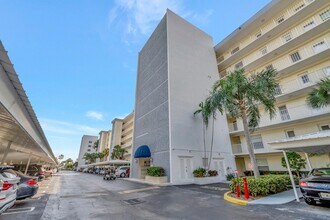 Building Photo - 1 Harbourside Dr