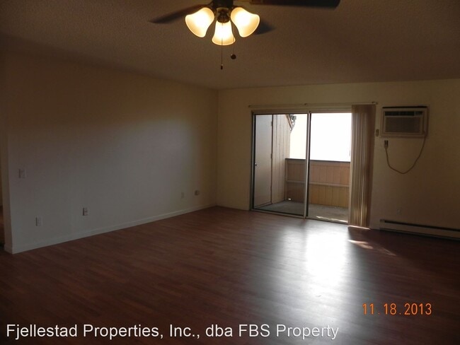 Building Photo - 3 br, 2 bath House - 8711 Navajo Road Unit 6