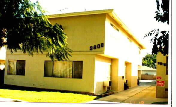Primary Photo - 9808-9812 San Miguel Ave