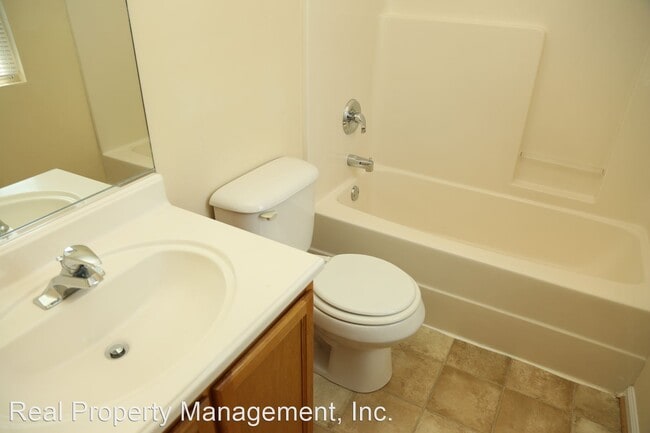 Building Photo - 3 br, 2.5 bath House - 1715 Webland Pk