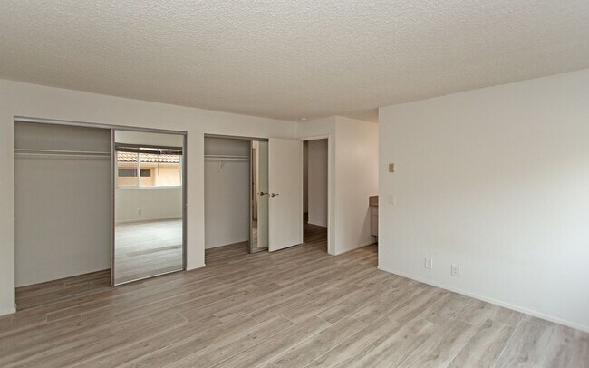 Foto del edificio - 2 Bedroom Condo on Beautiful Carlsbad Lagoon!!