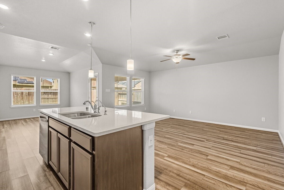 Foto principal - 7222 Melrose Ln