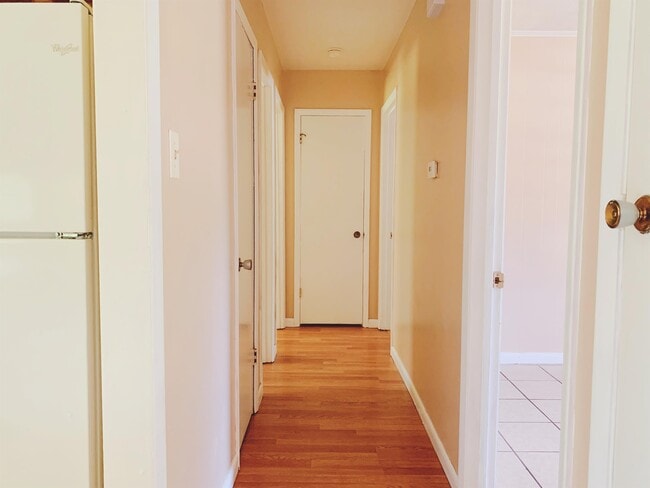 Building Photo - 2624 Ridgeway Dr