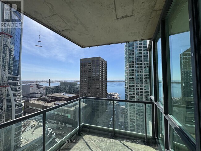 Photo du bâtiment - 16 Yonge St