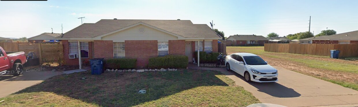 Foto principal - 405 Cactus Ln