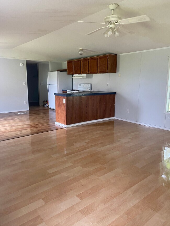 Foto del edificio - 5907 Cromwell Dr