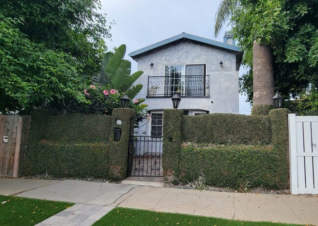 Front - 9505 National Blvd