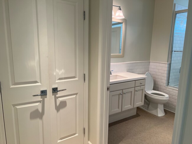Guest bath w/secondary closet - 1625 Granville Ave