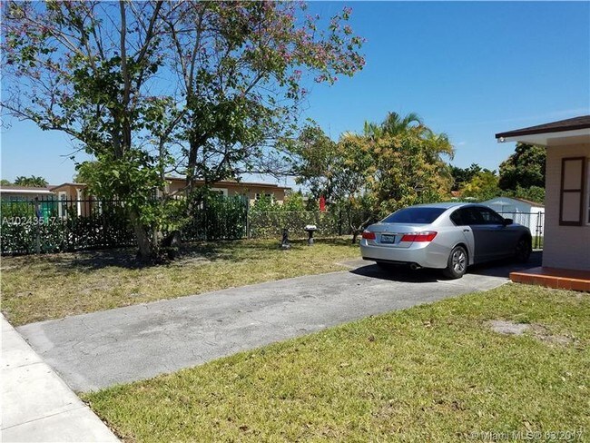 Building Photo - 17821 NW 79th Pl