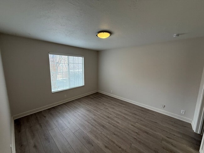Building Photo - Beautiful 2 bedroom/2 bathroom condo with Mountain View’s