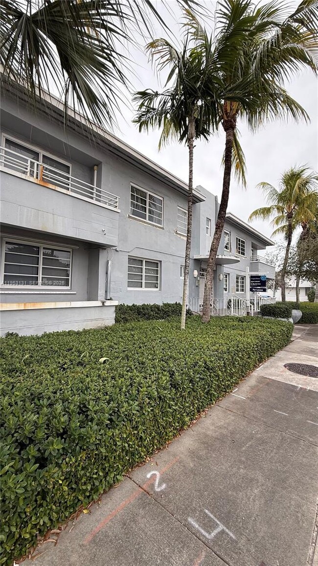 Building Photo - 5305 Biscayne Blvd