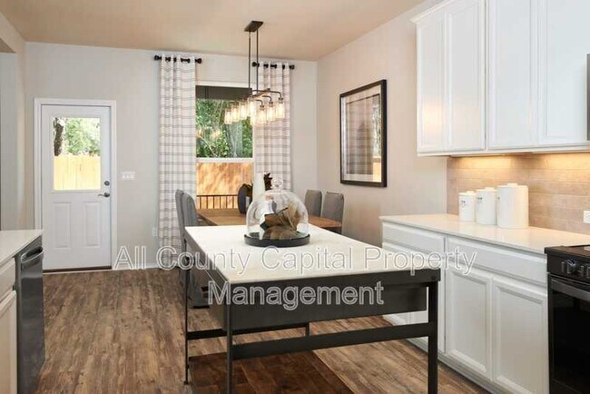 Building Photo - 217 Boxwood Ln