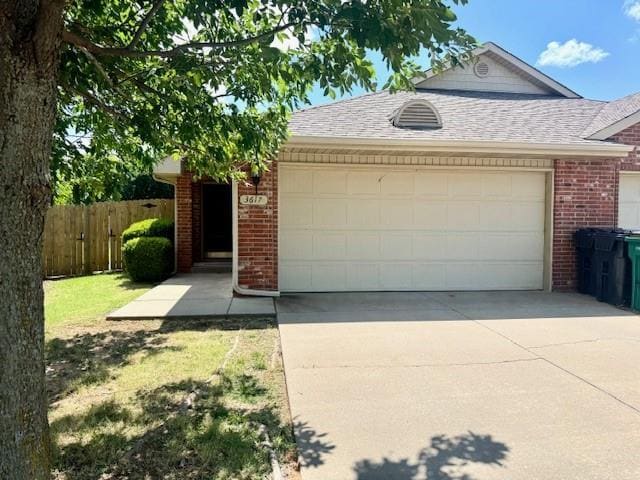 Building Photo - 3617 Vanguard Dr