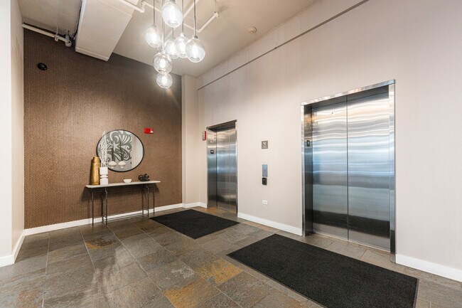 Foto del edificio - 901 W Madison St