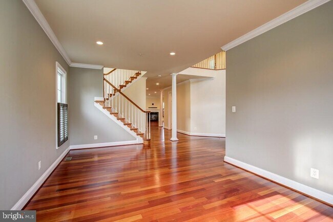 Foto del edificio - 9004 Ewing Dr