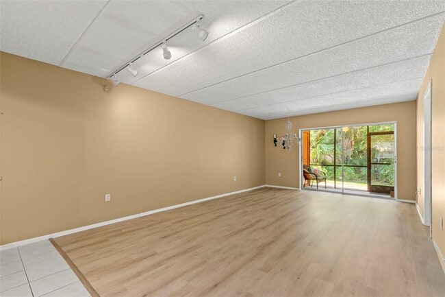 Building Photo - 121 Cypress Ln