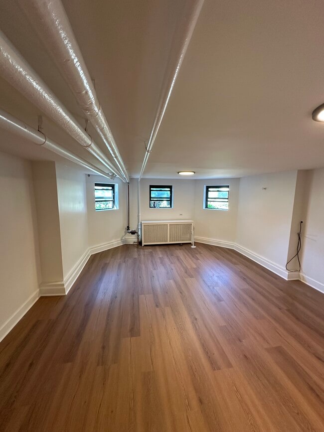 Building Photo - 3739 N Lawndale Ave