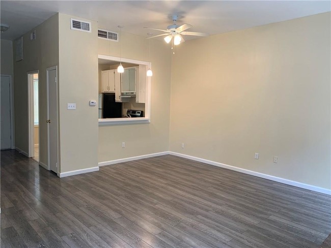 Foto del edificio - 2806 Knight St
