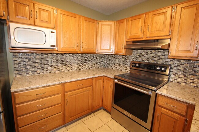 Foto del edificio - 44 Rosemary Ln