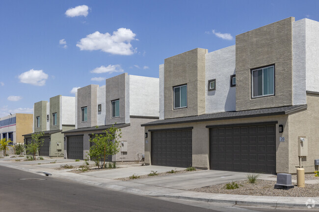 Building Photo - Raymond Place Townhomes