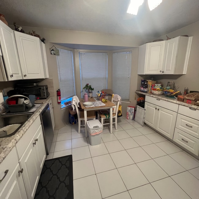 Building Photo - 708 Stony Brook Way