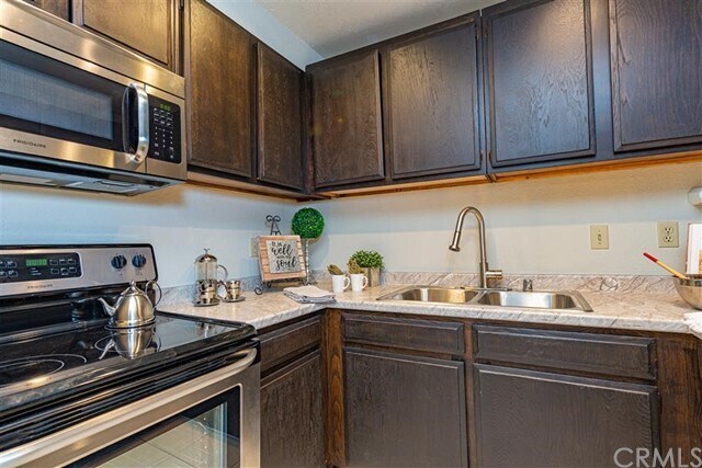 Building Photo - 22890 Hilton Head Dr